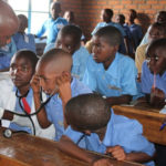 Gorilla Doctors veterinarian teaches class to students