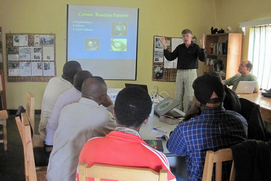 Veterinary Ophthalmologists Train Gorilla Doctors in Rwanda